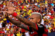 GUAYAQUIL, ECUADOR - OCTOBER 29: Arturo Vidal of Flamengo gesures during the final of Copa CONMEBOL Libertadores 2022 between Flamengo and Athletico Paranaense at Estadio Monumental Isidro Romero Carbo on October 29, 2022 in Guayaquil, Ecuador.