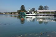 Barco Aquático SP na Represa Billings, em São Paulo