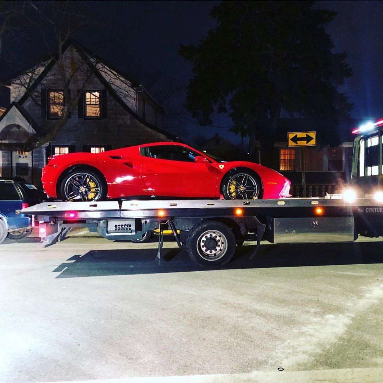 Modelo Ferrari 488 de 50 Cent: guinchada