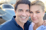 Ana Hickmann e Edu Guedes fazem selfie