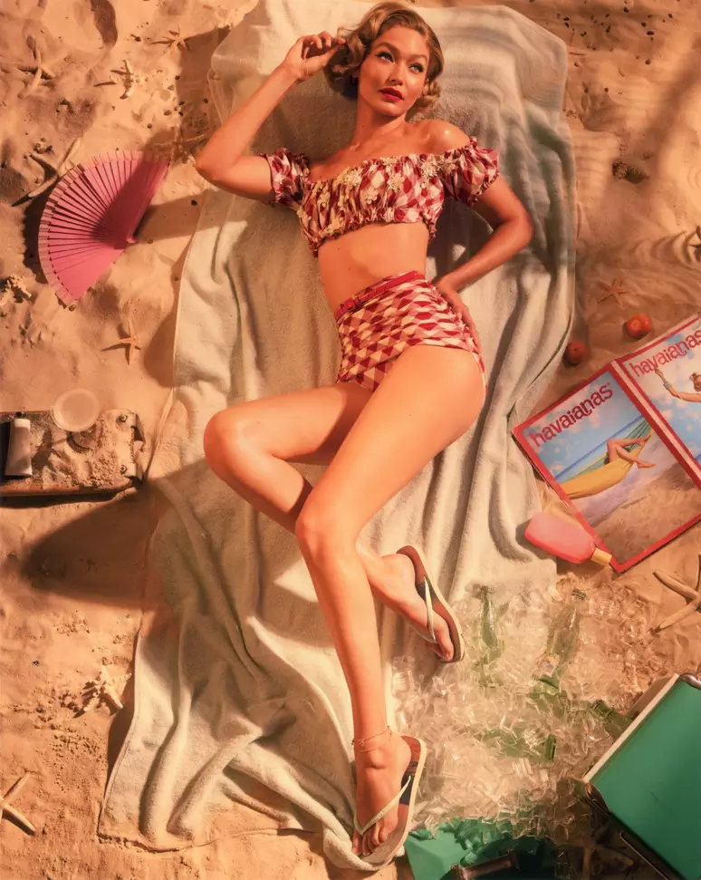 Gigi Hadid e Havaianas