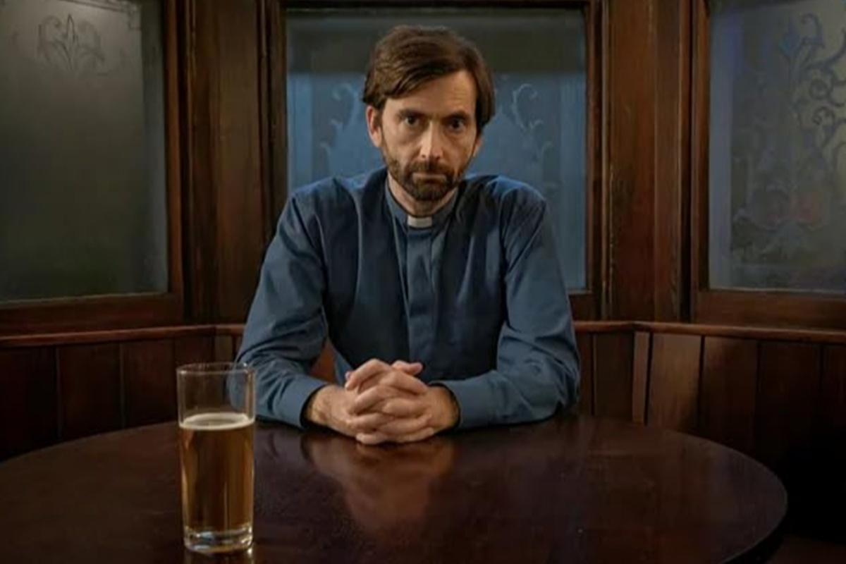 David Tennant em foto colorida da série Inside Man
