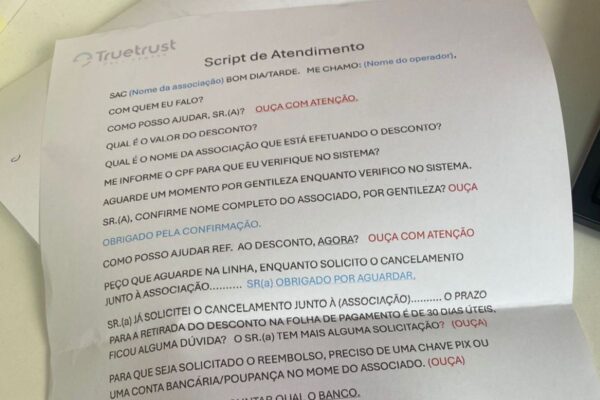 Roteiro mostra o que os funcionários deviam falar aos aposentados