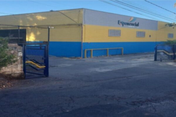 Entidades associativas estão registradas em endereço de distribuidora de materiais elétricos