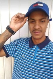 Outro caso de pessoa desarmada Gabriel Renan Soares, baleado pelas costas por um policial de folga quando tentava furtar produtos de limpeza de um mercadinho 
