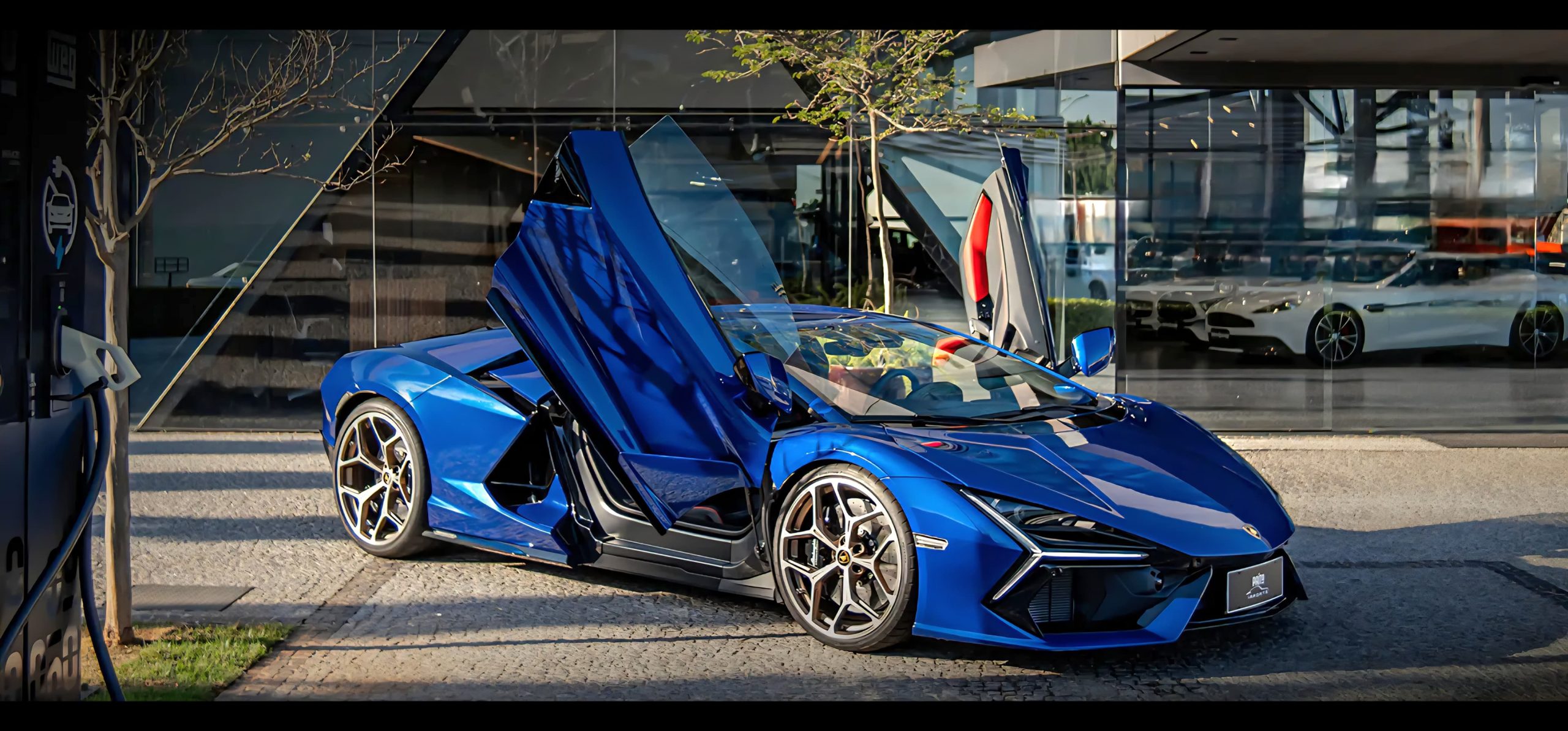 Lamborghini Revuelto 24 seminovo sai a R$7,9 milhões na Paito Motors