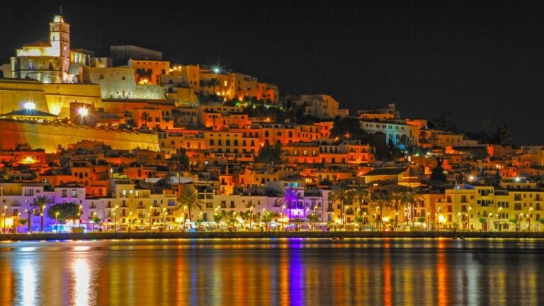 ibiza-noite-turismo-espanha-viagem